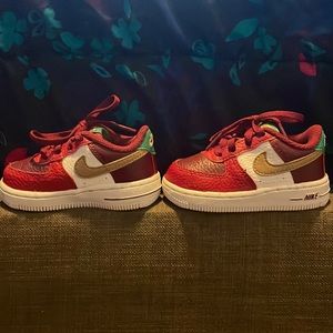 Infant Nike Air Force 1s | Burgundy | size: 5c